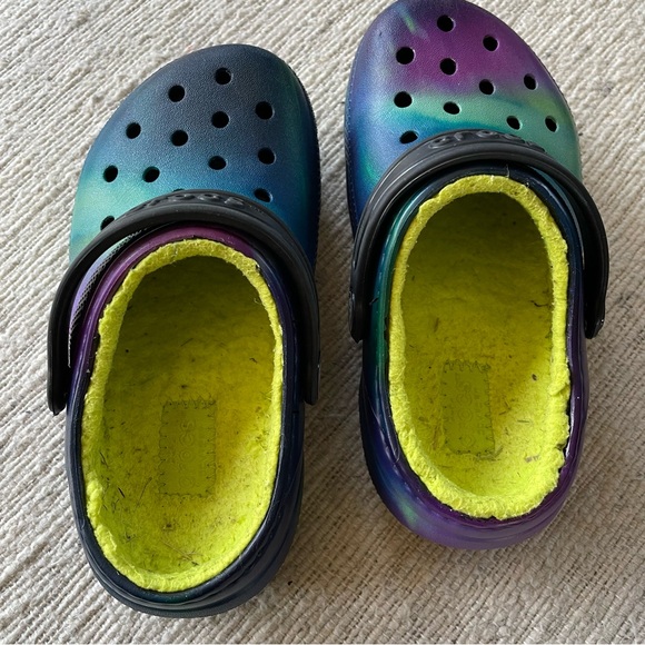 CROCS Kids Classic Lined ‘Out of This World’ Clog, C10, Black/Lime Punch - Picture 5 of 9